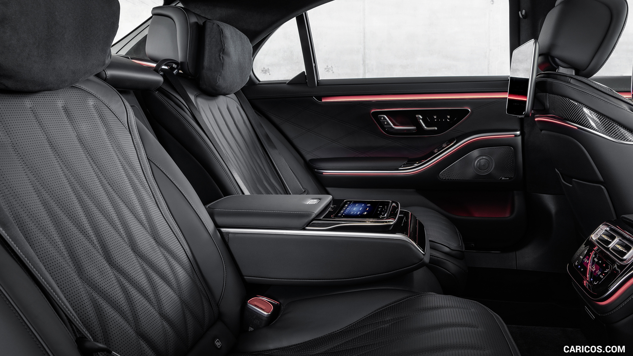 2023 Mercedes-AMG S 63 E PERFORMANCE - Interior, Rear Seats, #63 of 163