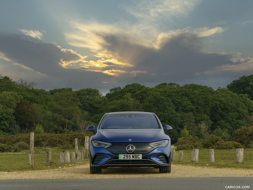 2023 Mercedes-Benz EQE 350+ (UK-Spec) - Front