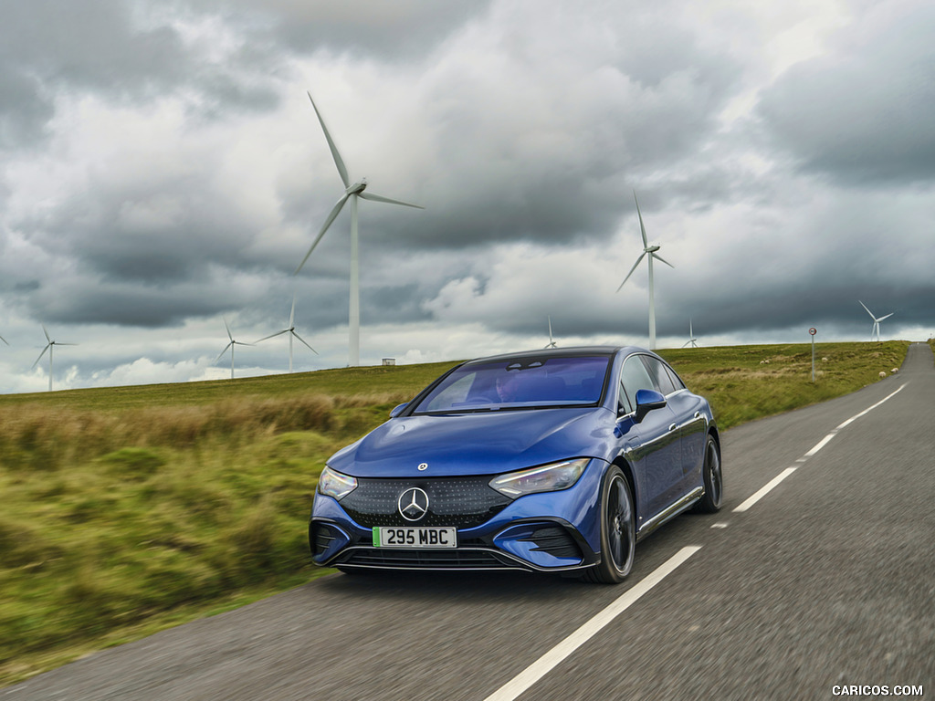 2023 Mercedes-Benz EQE 350+ (UK-Spec) - Front Three-Quarter