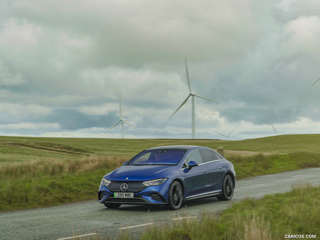 2023 Mercedes-Benz EQE 350+ (UK-Spec) - Front Three-Quarter