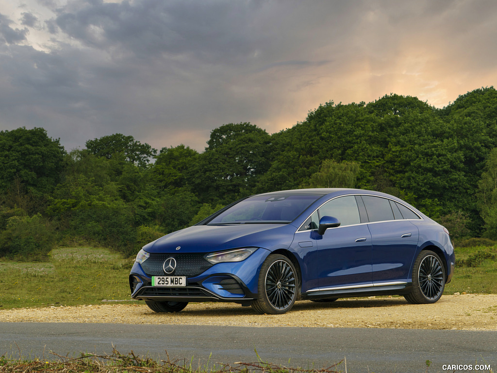 2023 Mercedes-Benz EQE 350+ (UK-Spec) - Front Three-Quarter