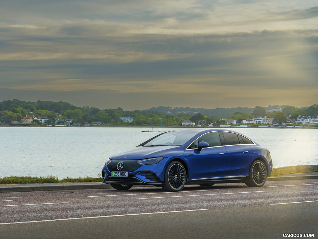 2023 Mercedes-Benz EQE 350+ (UK-Spec) - Front Three-Quarter