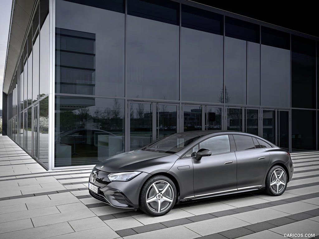 2023 Mercedes-Benz EQE 500 4MATIC (Color: Graphite Gray Magno) - Front Three-Quarter