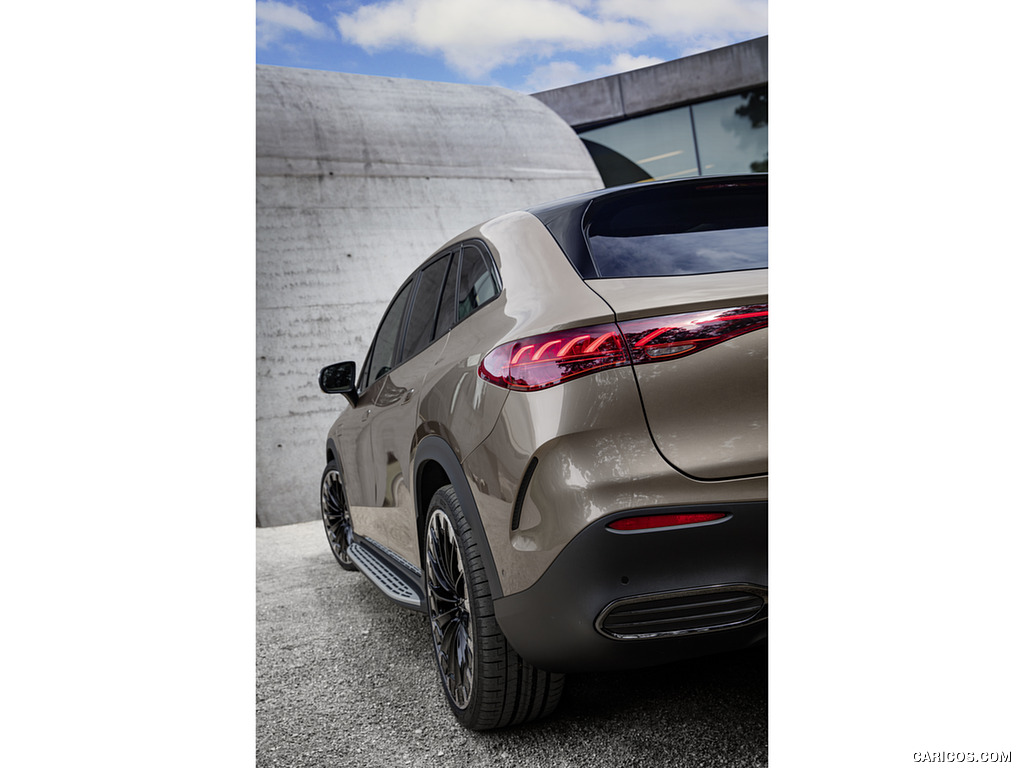 2023 Mercedes-Benz EQE SUV AMG Line Night Package (Color: Velvet Brown Metallic) - Tail Light