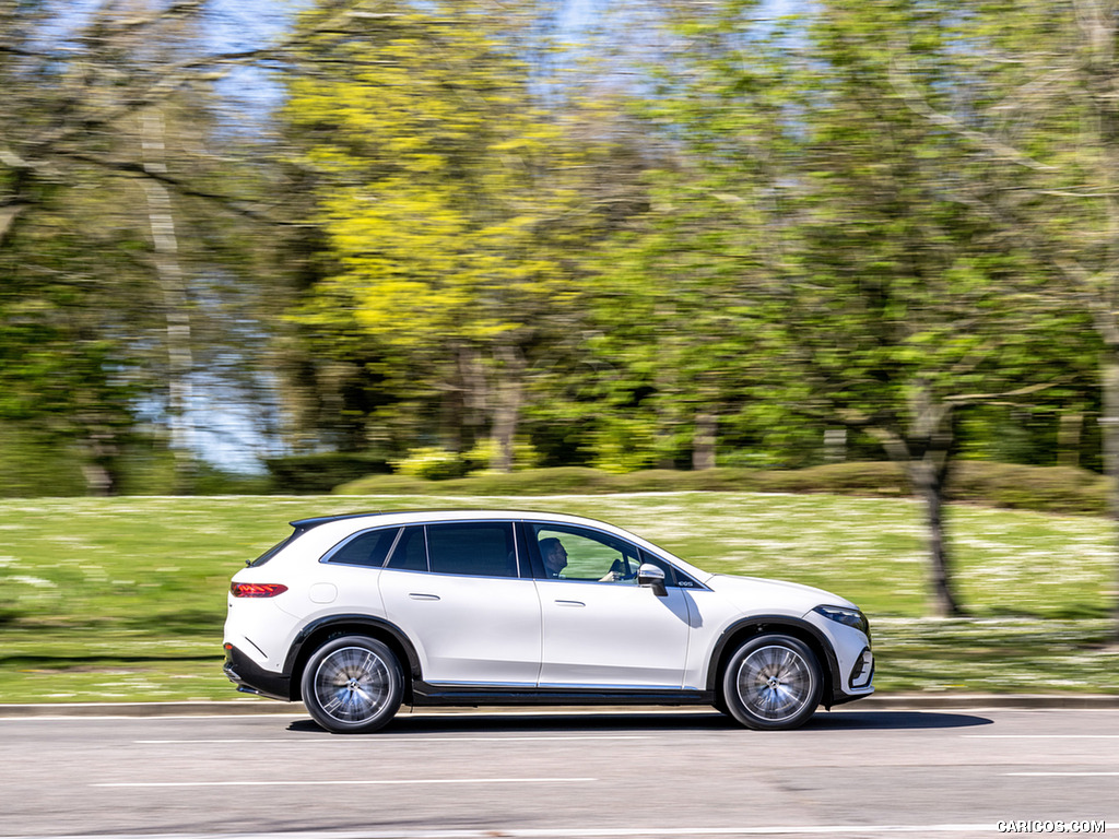 2023 Mercedes-Benz EQS SUV (UK-Spec) - Side