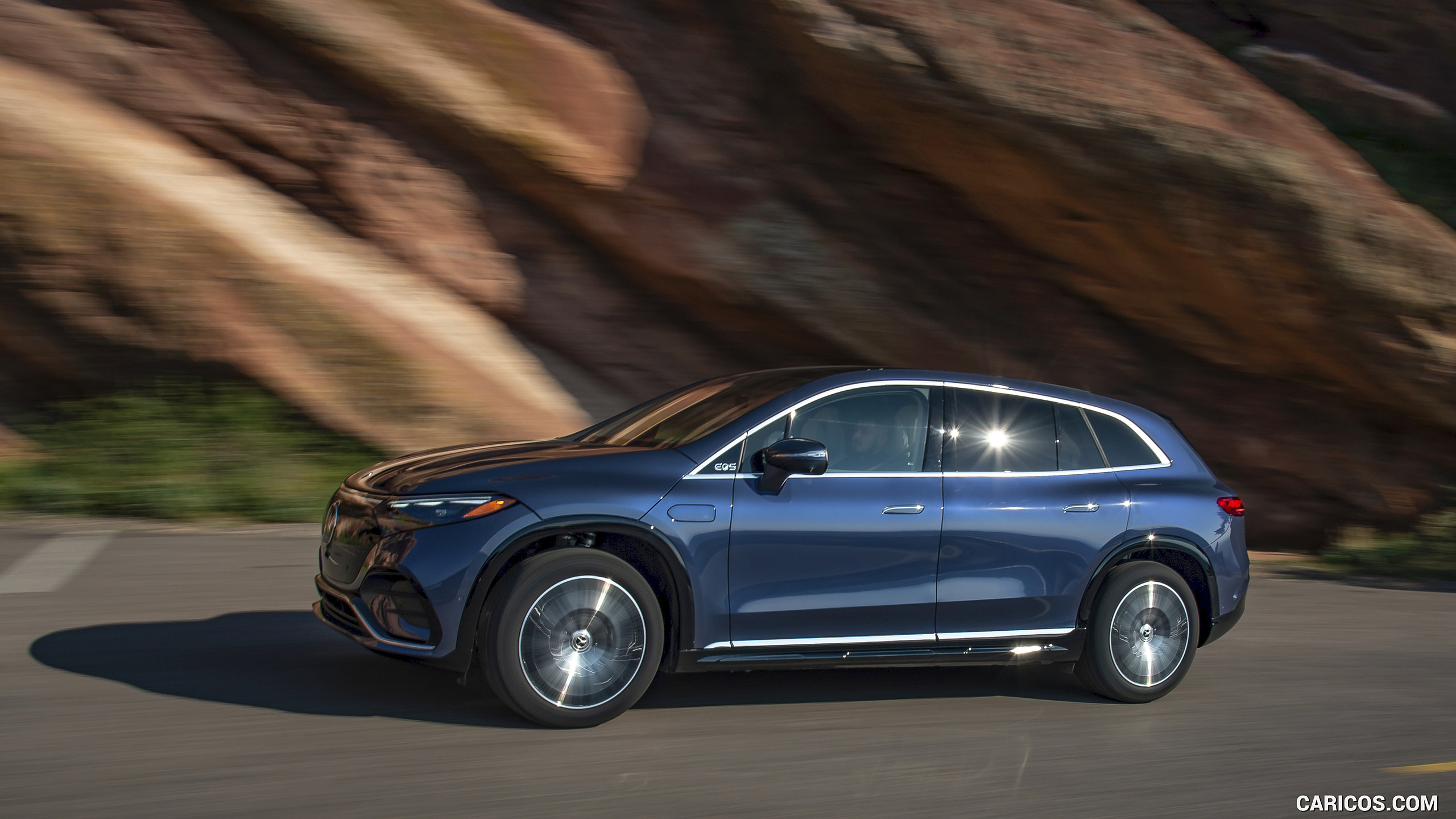 2023 Mercedes-Benz EQS SUV 580 4MATIC AMG Line (Color: Sodalite Blue) - Side, #178 of 212