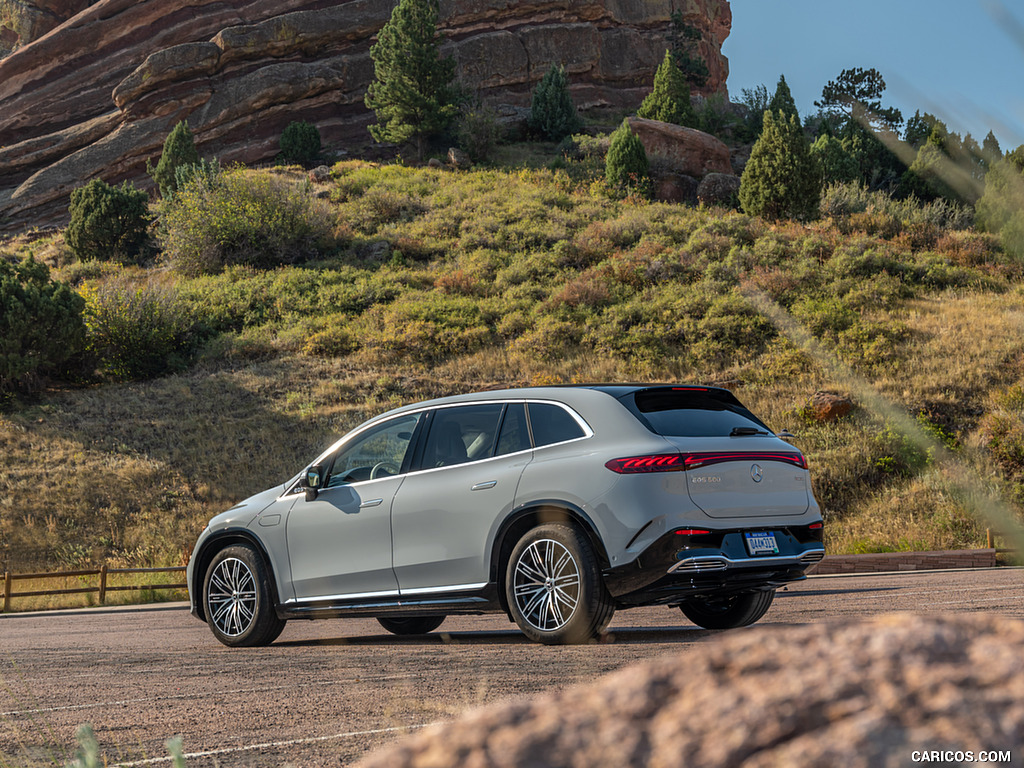 2023 Mercedes-Benz EQS SUV 580 4MATIC AMG Line (Color: Alpine Grey) - Rear Three-Quarter