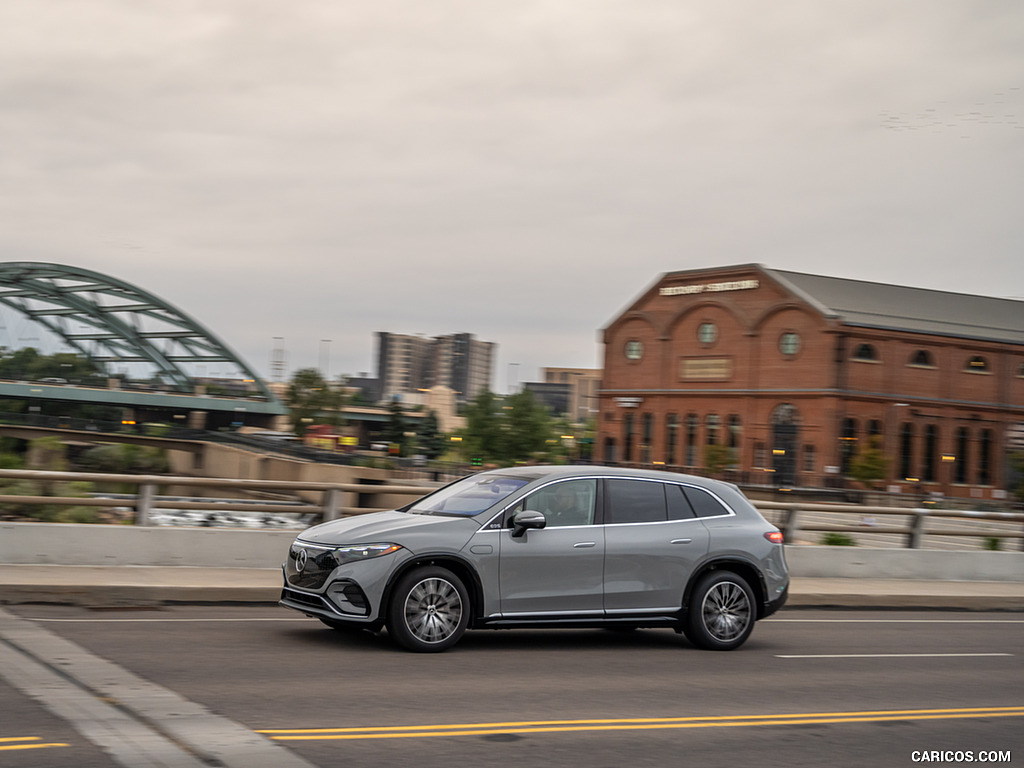 2023 Mercedes-Benz EQS SUV 580 4MATIC AMG Line (Color: Alpine Grey) - Side