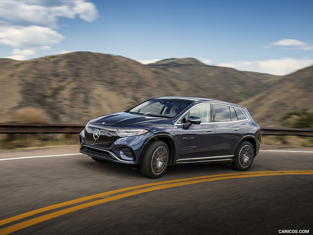 2023 Mercedes-Benz EQS SUV 580 4MATIC AMG Line (Color: Sodalite Blue) - Front Three-Quarter