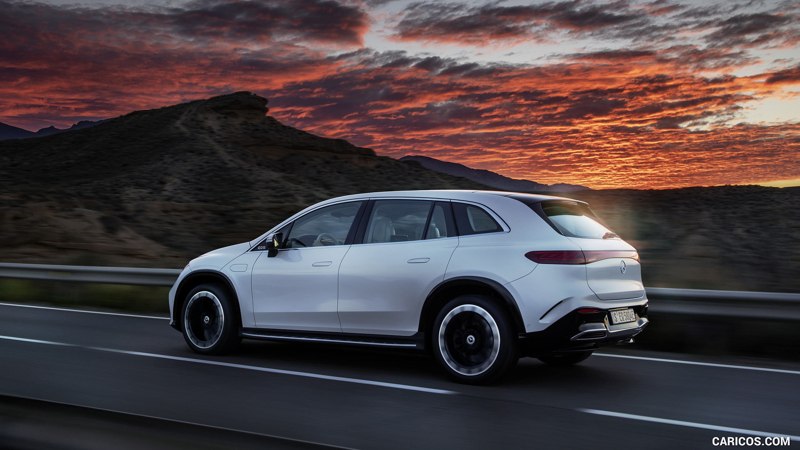 2023 Mercedes-Benz EQS SUV AMG Line (Color: Diamond White) - Side, #17 of 212