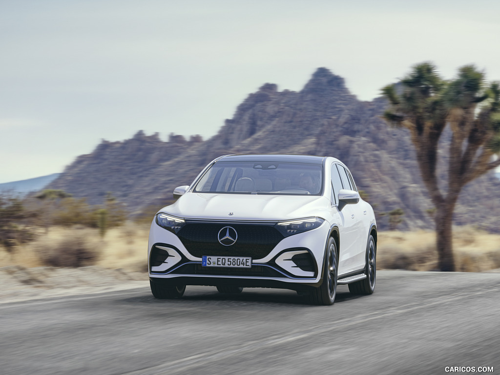 2023 Mercedes-Benz EQS SUV AMG Line (Color: Diamond White) - Front