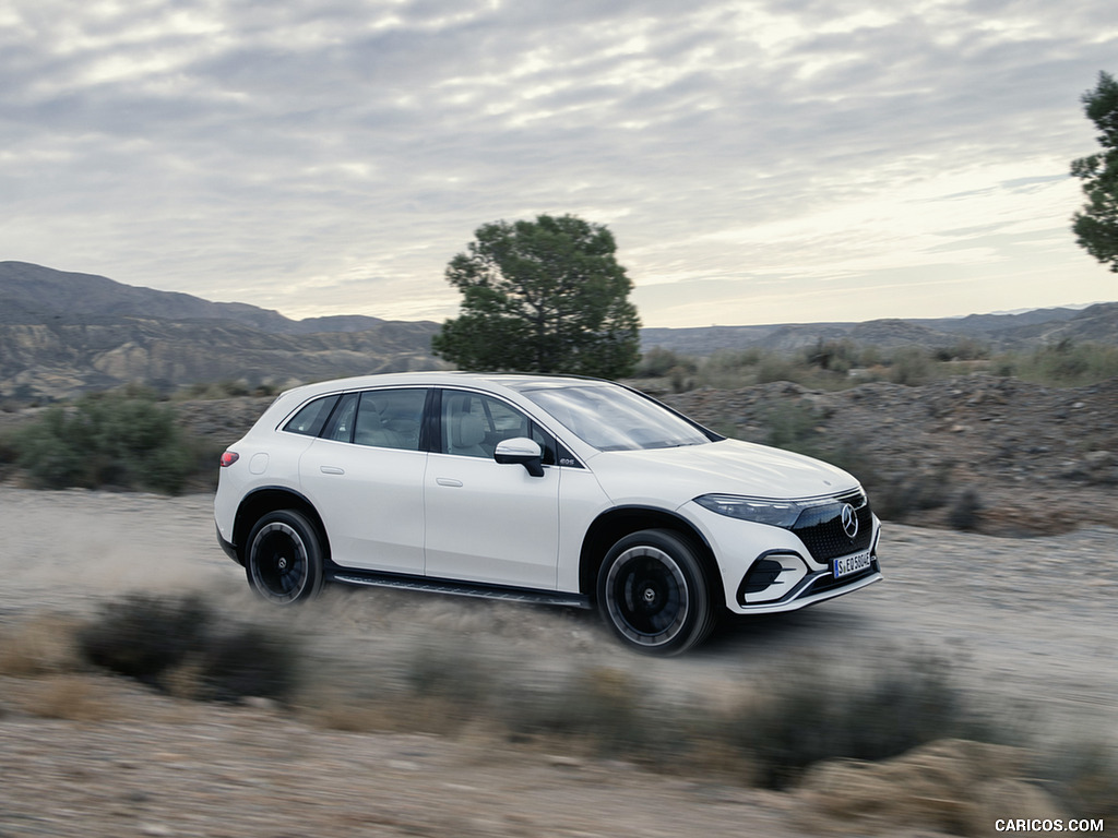 2023 Mercedes-Benz EQS SUV AMG Line (Color: Diamond White) - Front Three-Quarter