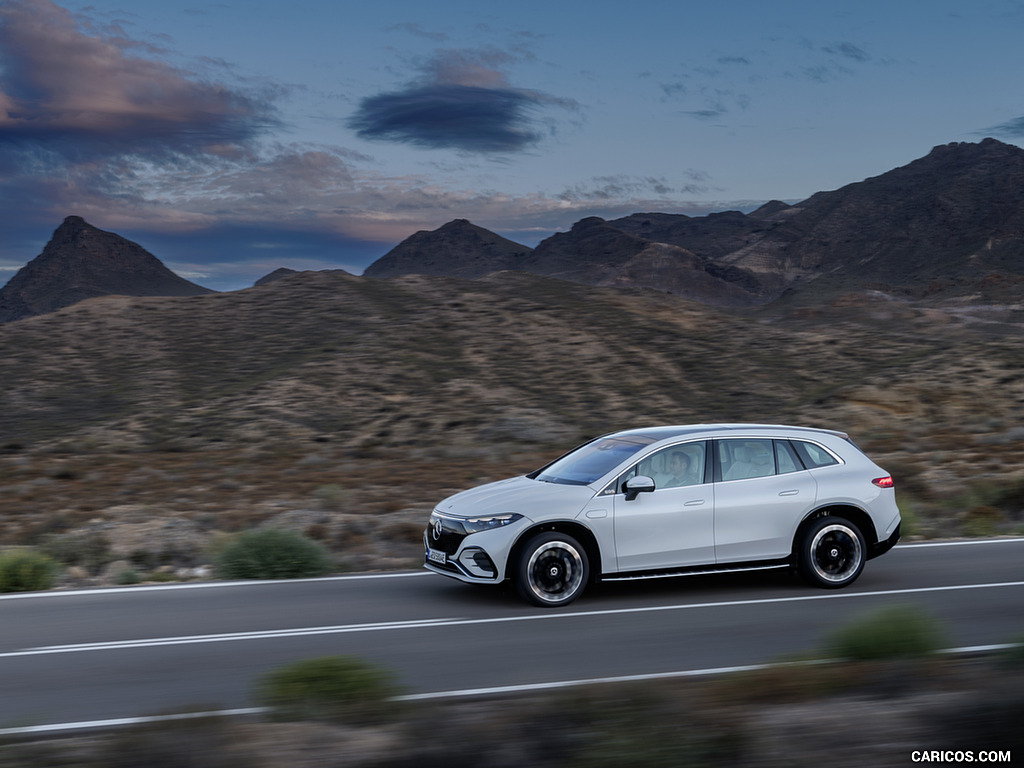 2023 Mercedes-Benz EQS SUV AMG Line (Color: Diamond White) - Side