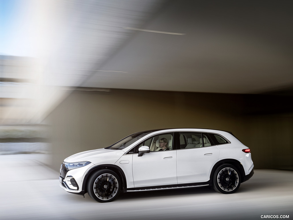 2023 Mercedes-Benz EQS SUV AMG Line (Color: Diamond White) - Side