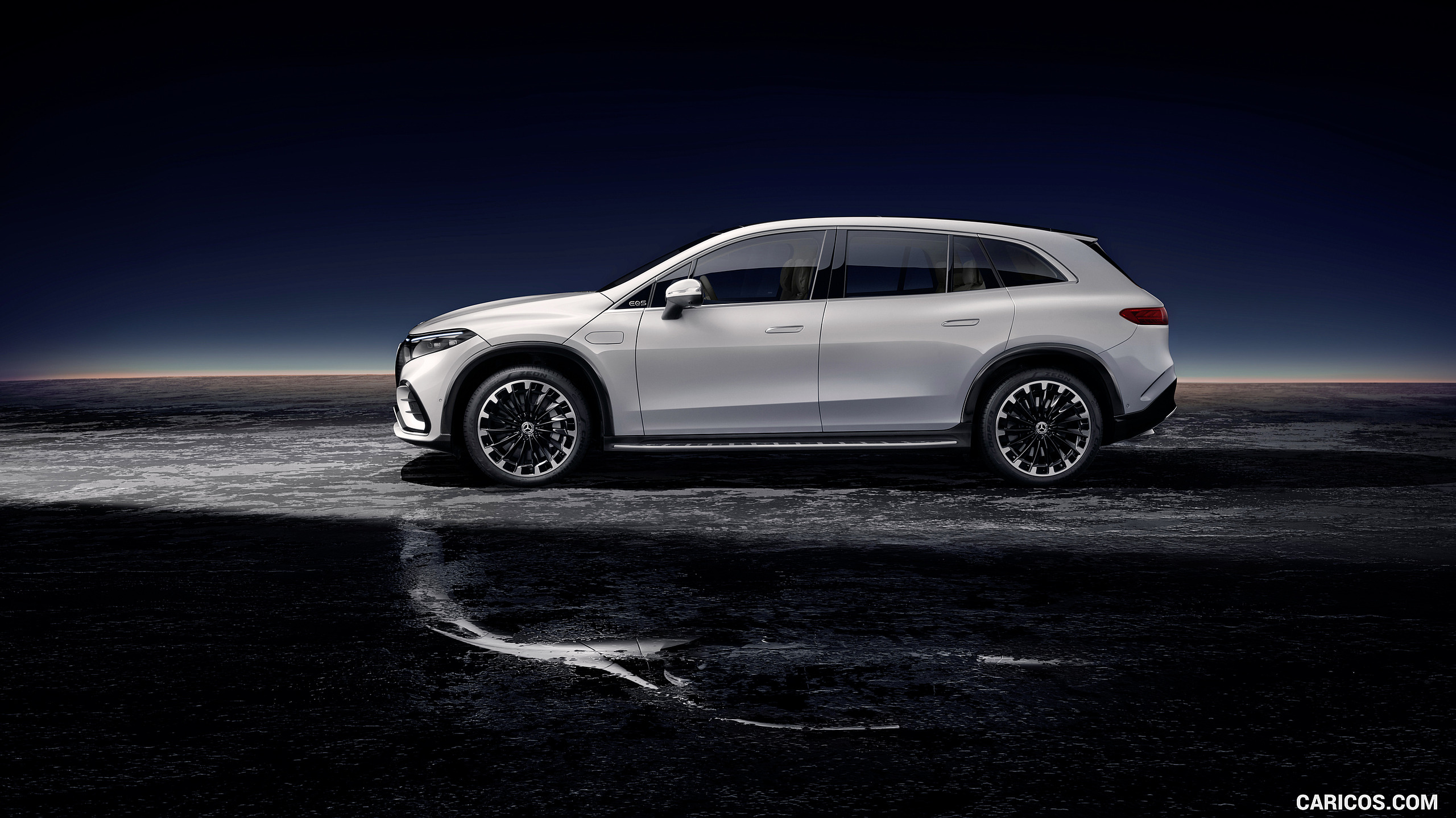 2023 Mercedes-Benz EQS SUV AMG Line (Color: Diamond White) - Side | Caricos