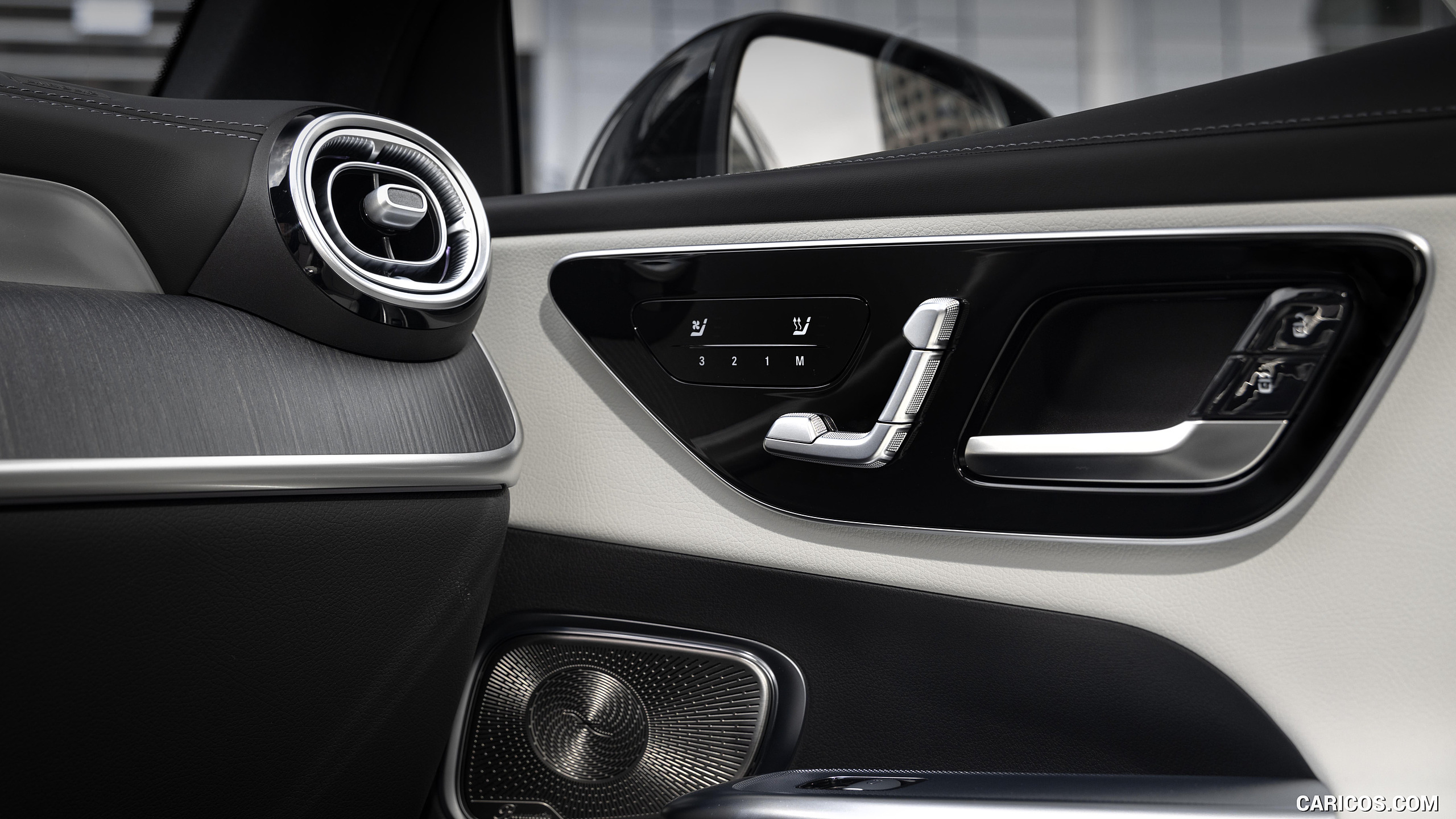 2023 Mercedes-Benz GLC 300 (US-Spec) - Interior, Detail, #38 of 50