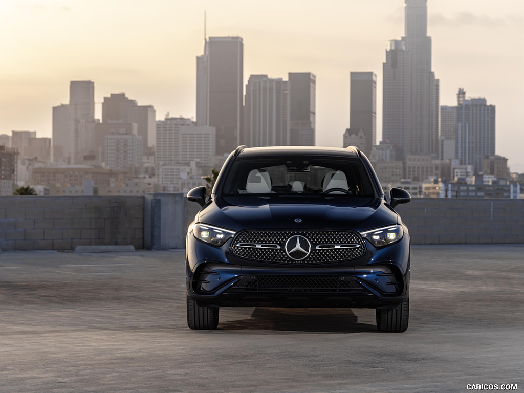 2023 Mercedes-Benz GLC 300 (US-Spec) - Front