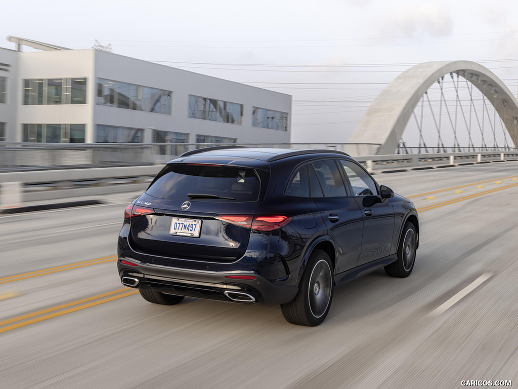 2023 Mercedes-Benz GLC 300 (US-Spec) - Rear Three-Quarter