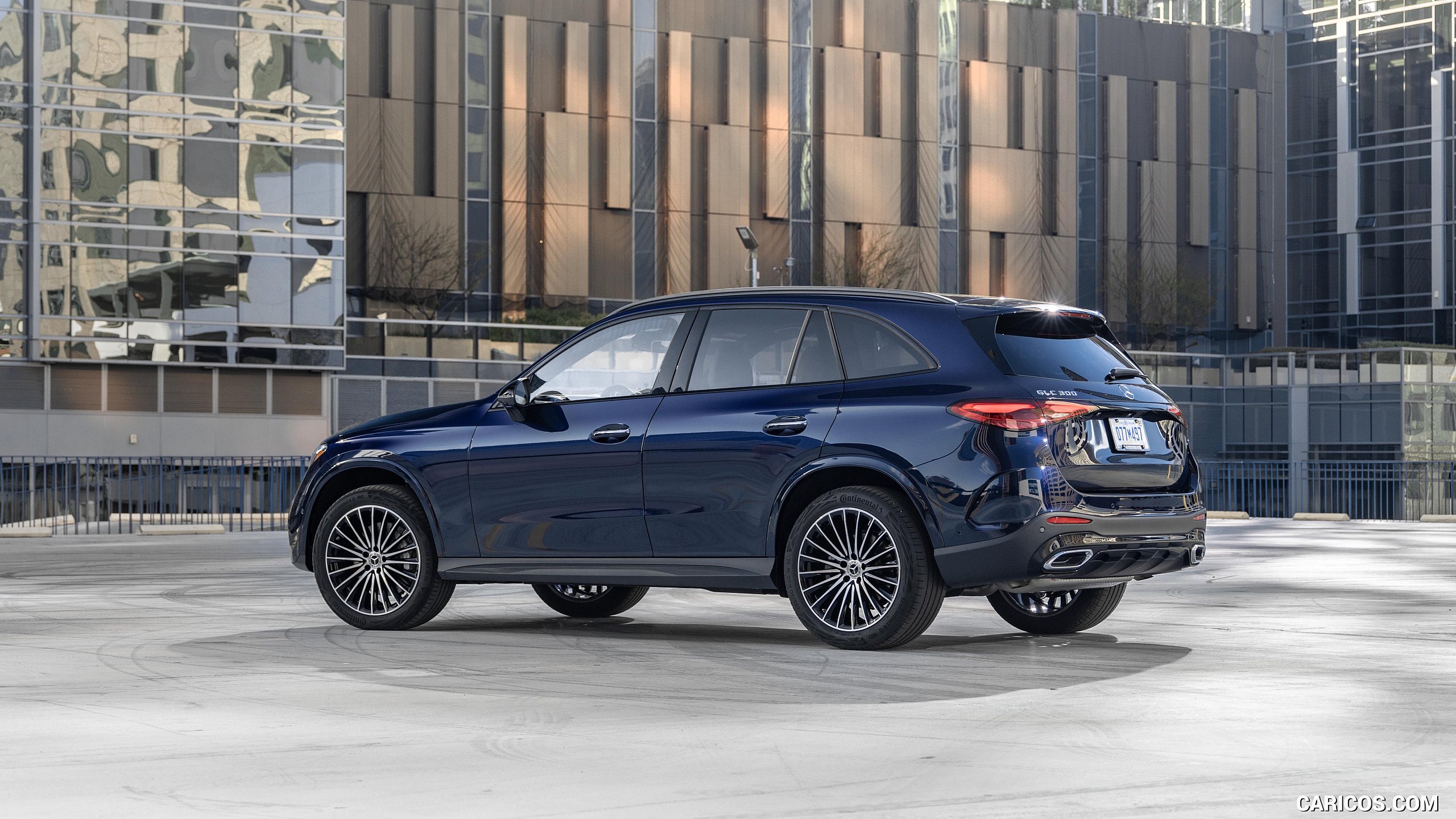 2023 Mercedes-Benz GLC 300 (US-Spec) - Rear Three-Quarter | Caricos