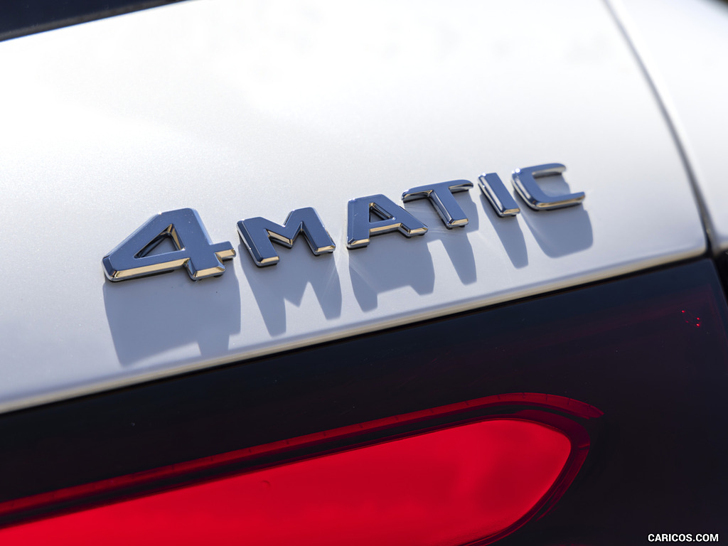 2023 Mercedes-Benz GLC 300 de 4MATIC AMG Line (Color: MANUFAKTUR Diamond White Bright) - Badge