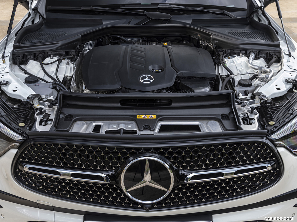 2023 Mercedes-Benz GLC 300 de 4MATIC AMG Line (Color: MANUFAKTUR Diamond White Bright) - Engine