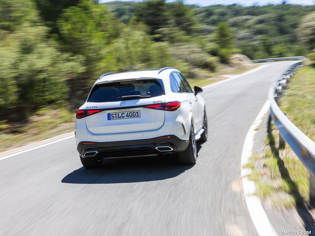 2023 Mercedes-Benz GLC 300 de 4MATIC AMG Line (Color: MANUFAKTUR Diamond White Bright) - Rear