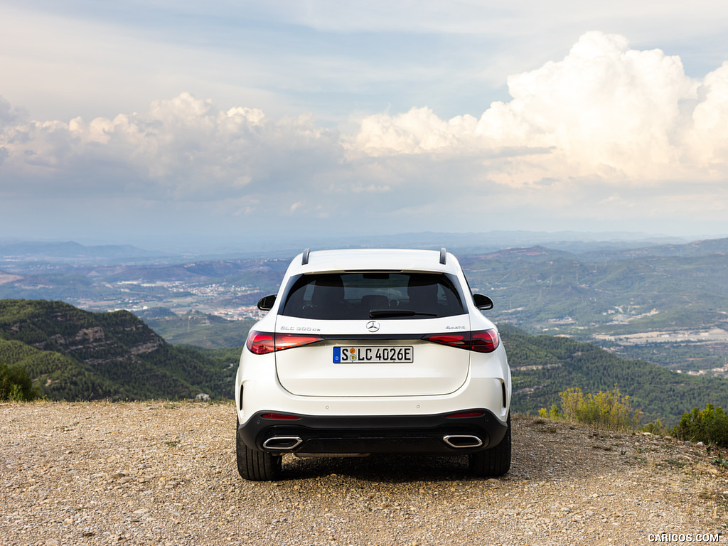 2023 Mercedes-Benz GLC 300 de 4MATIC AMG Line (Color: MANUFAKTUR Diamond White Bright) - Rear