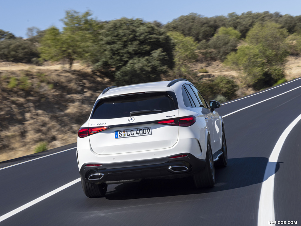 2023 Mercedes-Benz GLC 300 de 4MATIC AMG Line (Color: MANUFAKTUR Diamond White Bright) - Rear