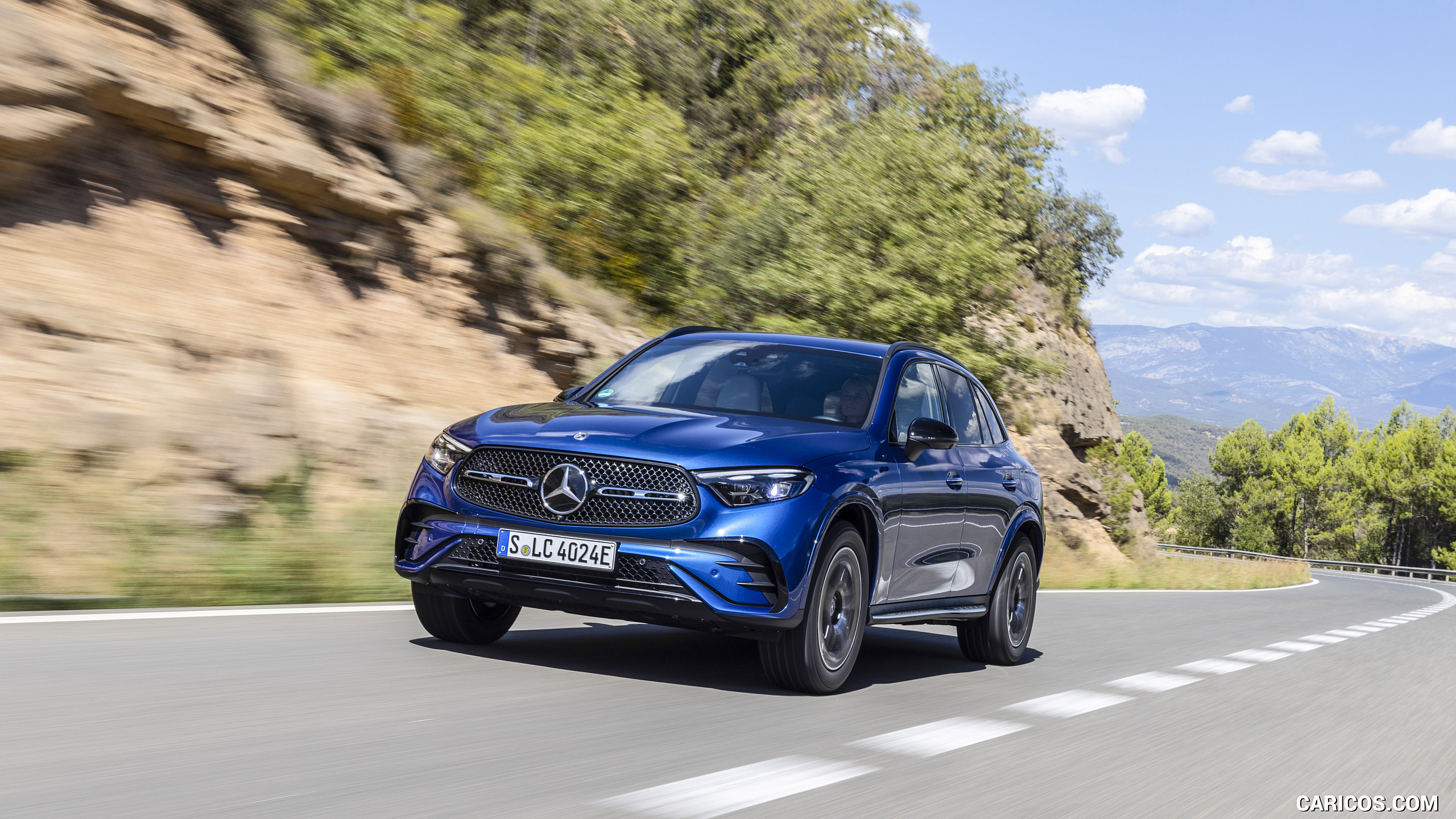 2023 Mercedes-Benz GLC 400 e Plug-In Hybrid 4MATIC AMG Line (Color: Spectral Blue - Front Three-Quarter, #168 of 227