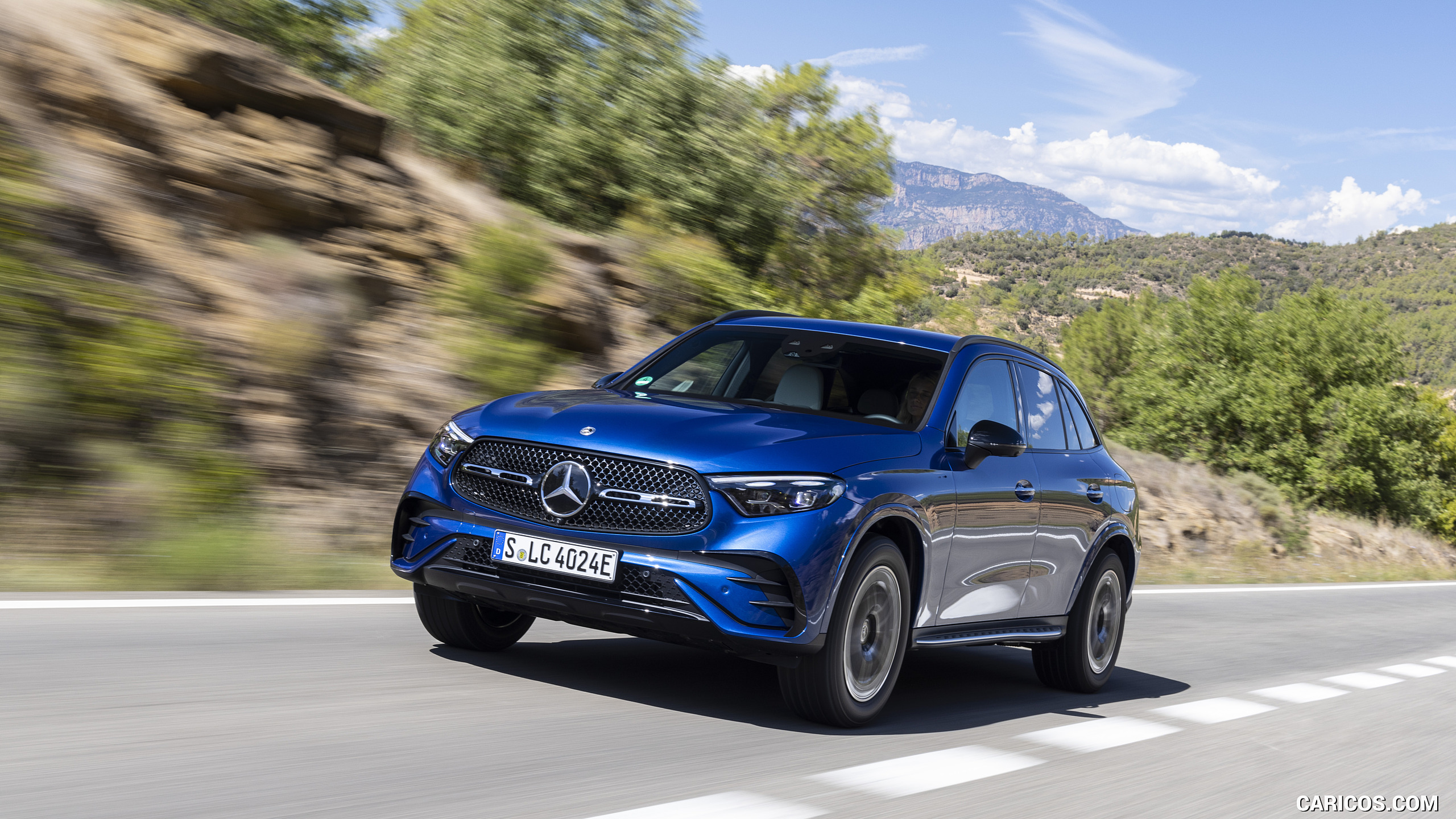 2023 Mercedes-Benz GLC 400 e Plug-In Hybrid 4MATIC AMG Line (Color: Spectral Blue - Front Three-Quarter, #174 of 227