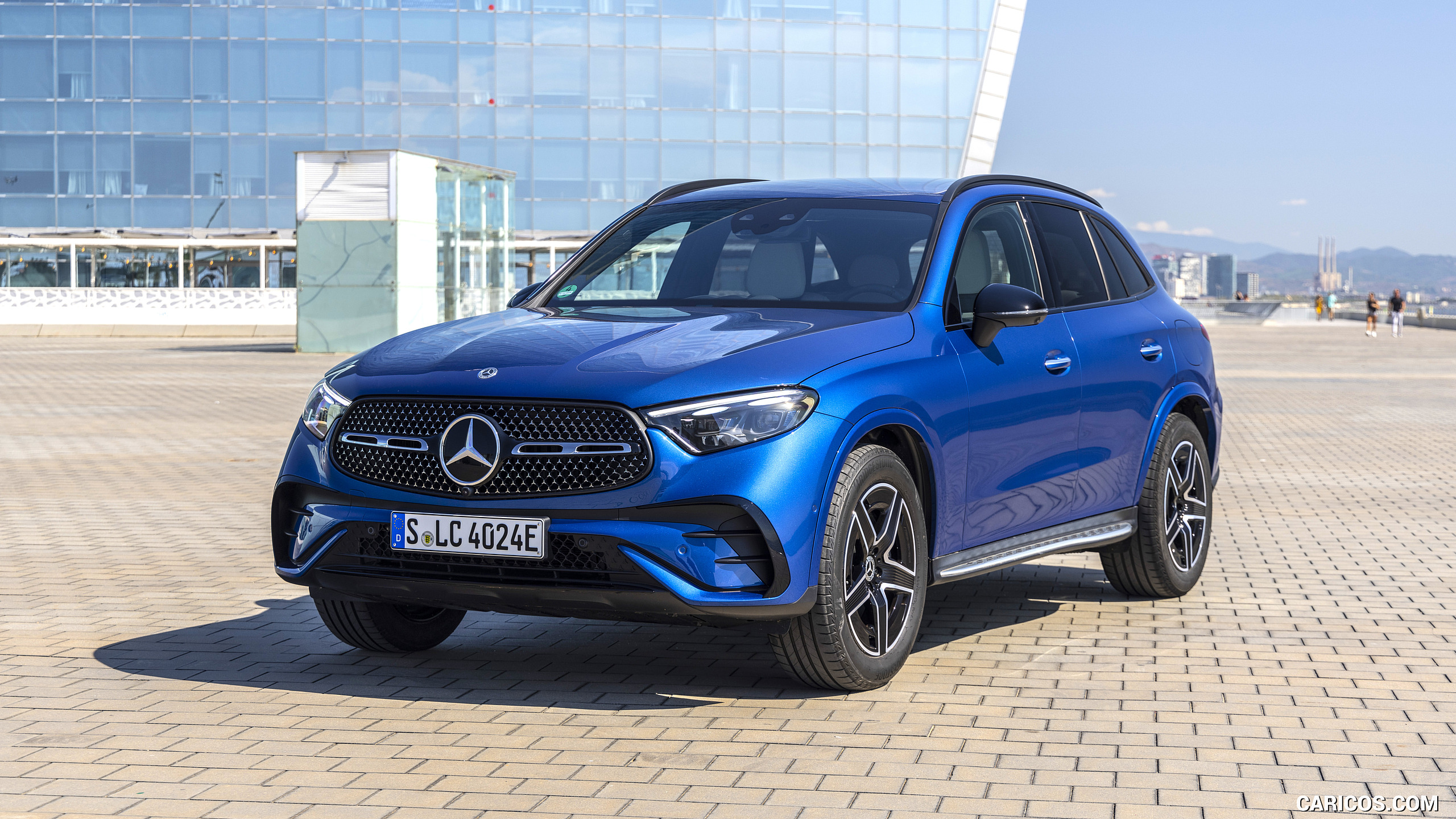 2023 Mercedes-Benz GLC 400 e Plug-In Hybrid 4MATIC AMG Line (Color: Spectral Blue - Front Three-Quarter, #178 of 227