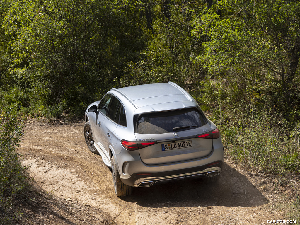 2023 Mercedes-Benz GLC 400 e Plug-In Hybrid 4MATIC AMG Line (Color: High-Tech Silver) - Off-Road