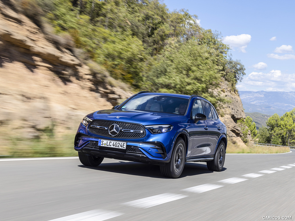 2023 Mercedes-Benz GLC 400 e Plug-In Hybrid 4MATIC AMG Line (Color: Spectral Blue - Front Three-Quarter