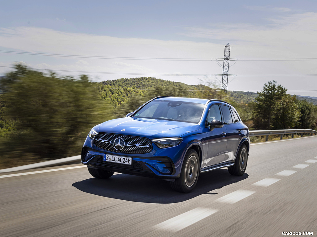 2023 Mercedes-Benz GLC 400 e Plug-In Hybrid 4MATIC AMG Line (Color: Spectral Blue - Front Three-Quarter