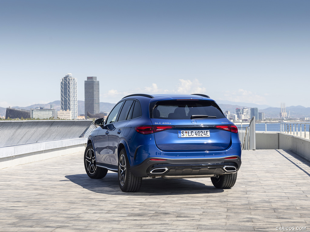 2023 Mercedes-Benz GLC 400 e Plug-In Hybrid 4MATIC AMG Line (Color: Spectral Blue - Rear Three-Quarter