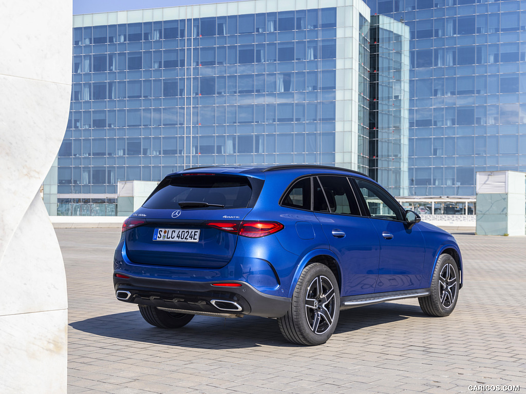 2023 Mercedes-Benz GLC 400 e Plug-In Hybrid 4MATIC AMG Line (Color: Spectral Blue - Rear Three-Quarter