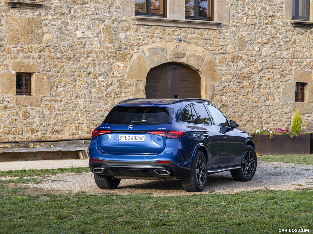 2023 Mercedes-Benz GLC 400 e Plug-In Hybrid 4MATIC AMG Line (Color: Spectral Blue - Rear Three-Quarter