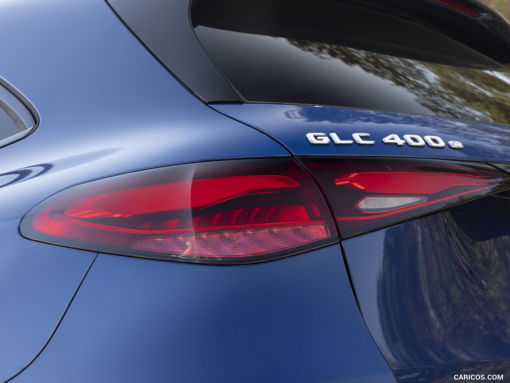 2023 Mercedes-Benz GLC 400 e Plug-In Hybrid 4MATIC AMG Line (Color: Spectral Blue - Tail Light