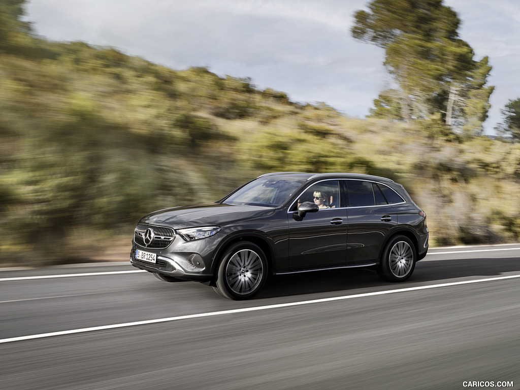 2023 Mercedes-Benz GLC AVANTGARDE (Color: Graphite Grey Metallic) - Front Three-Quarter