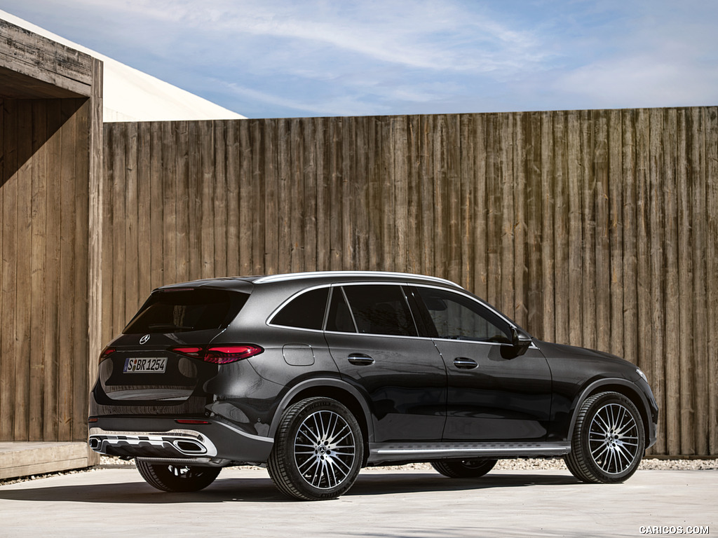 2023 Mercedes-Benz GLC AVANTGARDE (Color: Graphite Grey Metallic) - Rear Three-Quarter