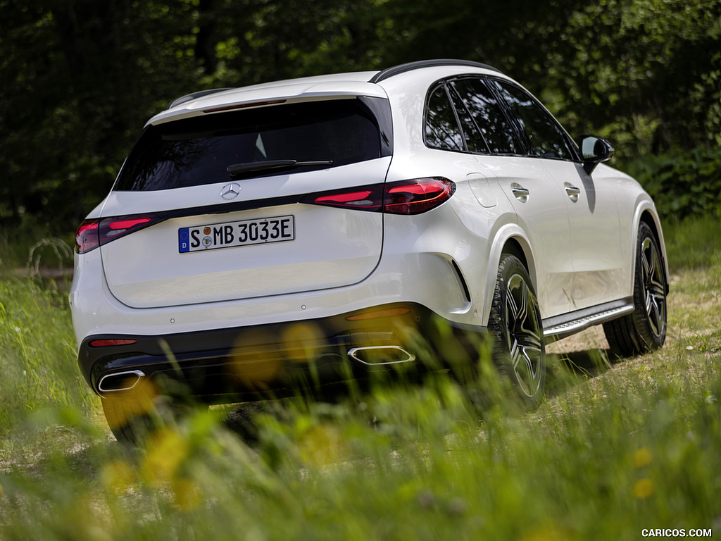 2023 Mercedes-Benz GLC Plug-in-Hybrid AMG Line MANUFAKTUR (Color: Diamond White Bright) - Rear