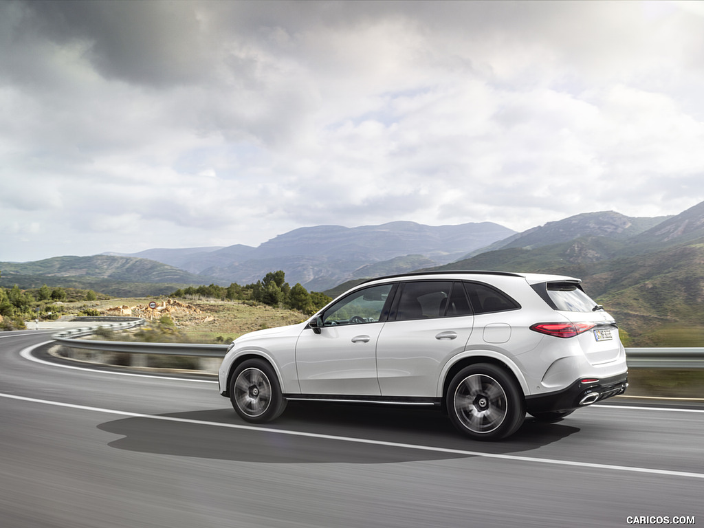 2023 Mercedes-Benz GLC Plug-in-Hybrid AMG Line MANUFAKTUR (Color: Diamond White Bright) - Side