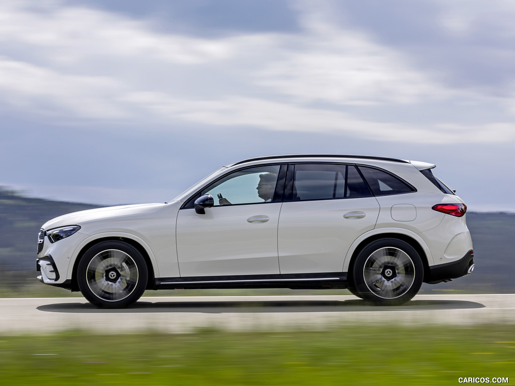 2023 Mercedes-Benz GLC Plug-in-Hybrid AMG Line MANUFAKTUR (Color: Diamond White Bright) - Side