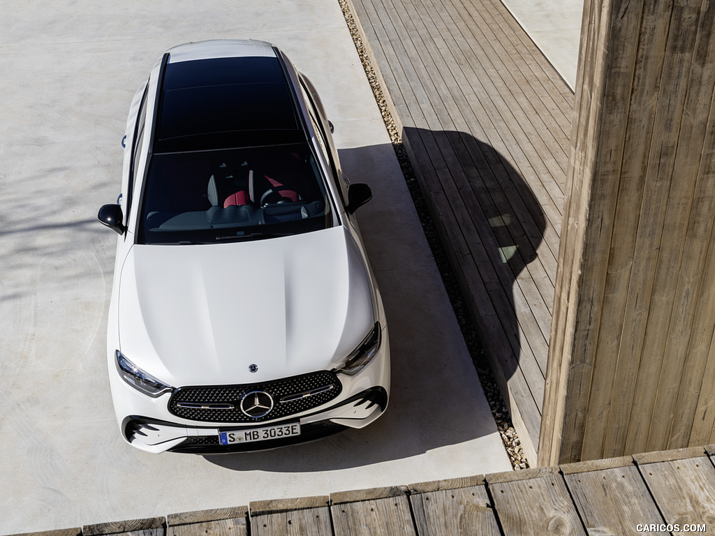 2023 Mercedes-Benz GLC Plug-in-Hybrid AMG Line MANUFAKTUR (Color: Diamond White Bright) - Top