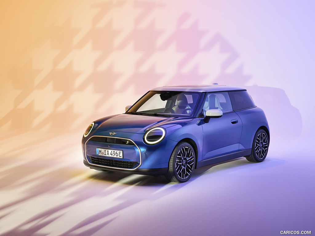 2024 MINI Cooper Electric SE - Front Three-Quarter