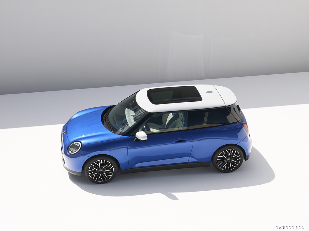 2024 MINI Cooper Electric SE - Side