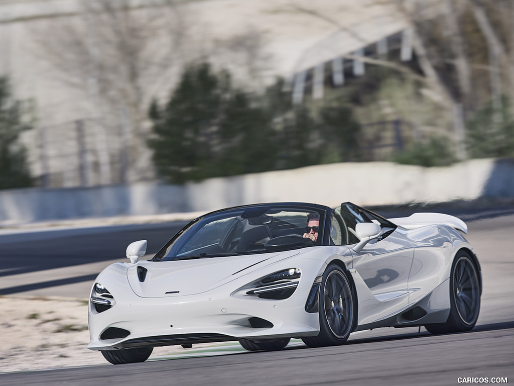 2024 McLaren 750S Spider - Front Three-Quarter