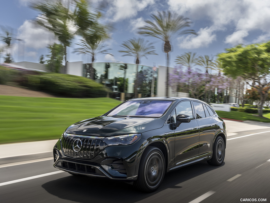 2024 Mercedes-AMG EQE SUV (US-Spec) - Front Three-Quarter