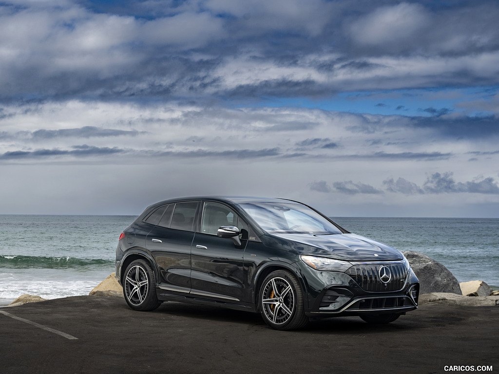 2024 Mercedes-AMG EQE SUV (US-Spec) - Front Three-Quarter