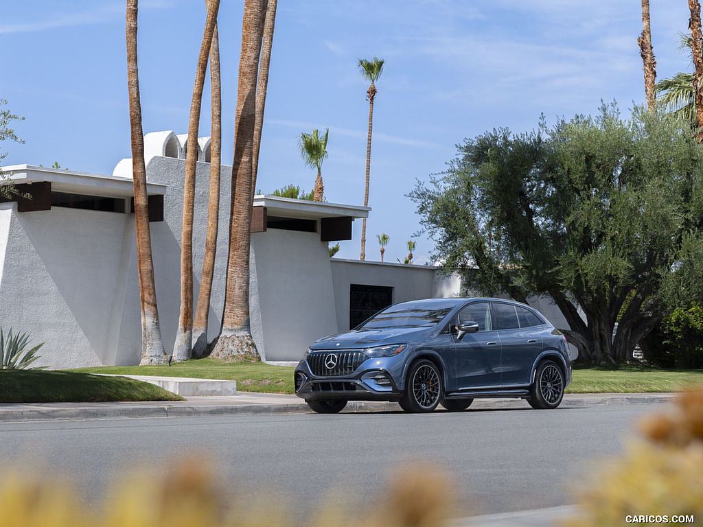 2024 Mercedes-AMG EQE SUV (US-Spec) - Front Three-Quarter